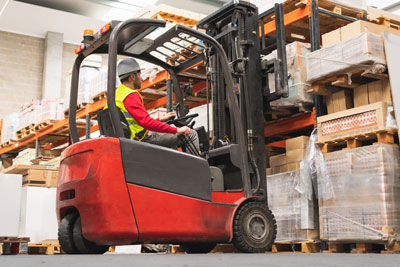 Carretillero en empresa de materiales
